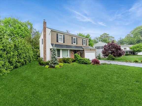 5th image of 16 Terry Ct