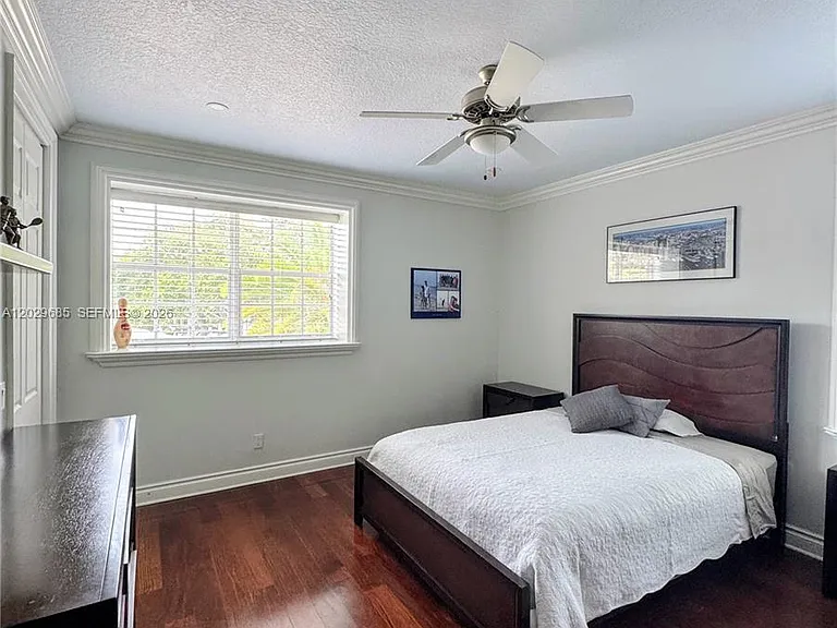 10445 Canterbury Ct — Photo 66