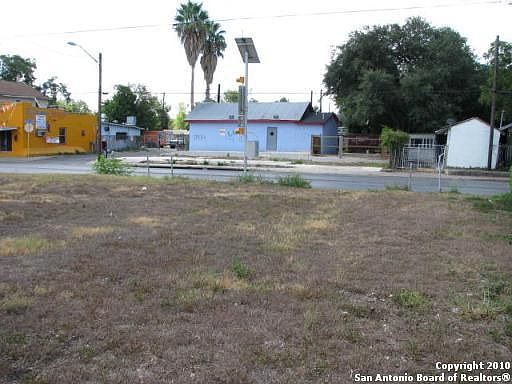 5th image of 2005 Guadalupe St