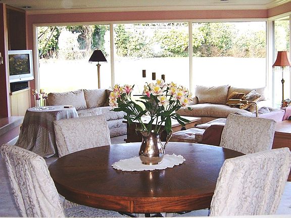 Great Rm open to Kitchen