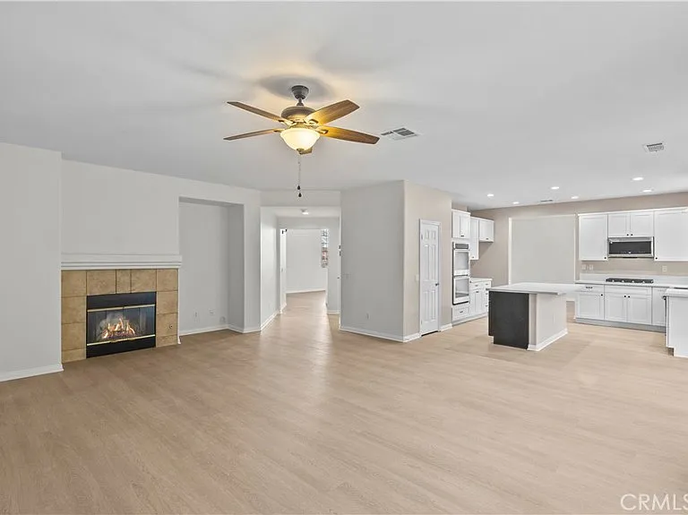 1728 Tamarron Dr — Photo 16