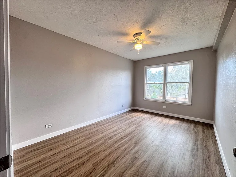 3120 Santa Fe St #16 — Photo 8