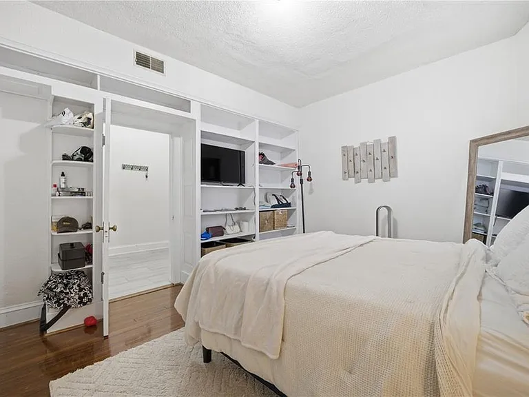 1015 Colonial Ave #4 — Photo 16