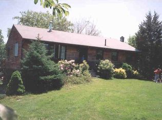 3 Old Essex Rd, Ipswich, MA 01938