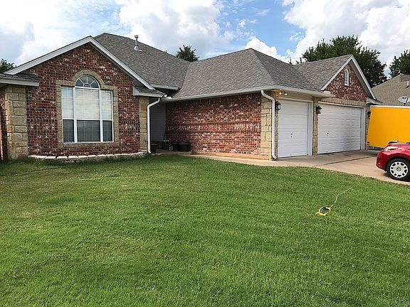 3 Car Garage with 6 car park