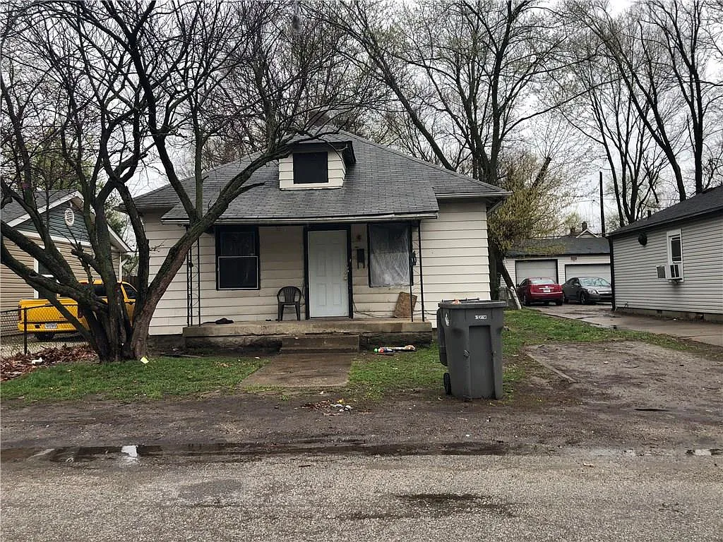 1101 Sharon Ave photo 1