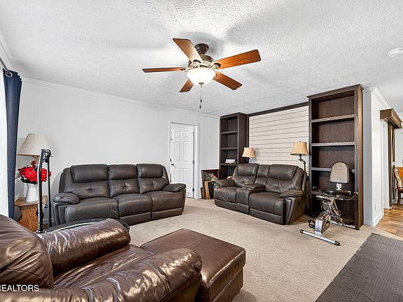 5th image of 392 Carter Town Rd