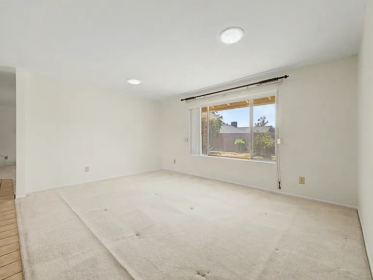 14612 N 49th Way — Photo 7