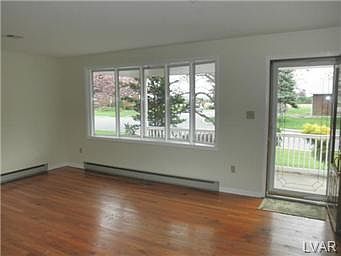 4th image of 104 Oak Ln