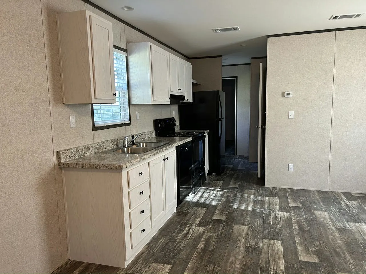 1 bed, 1.0 bath, $1,074 — Photo 3