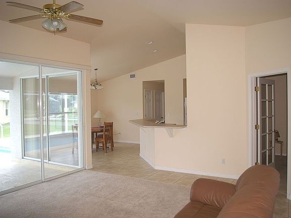 4th image of 4329 SW 20th Pl