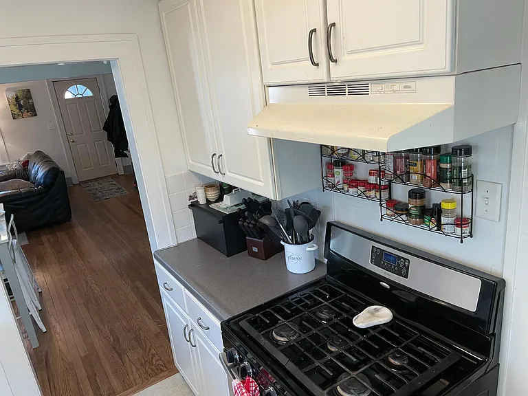 4618 Kingman Blvd — Photo 11