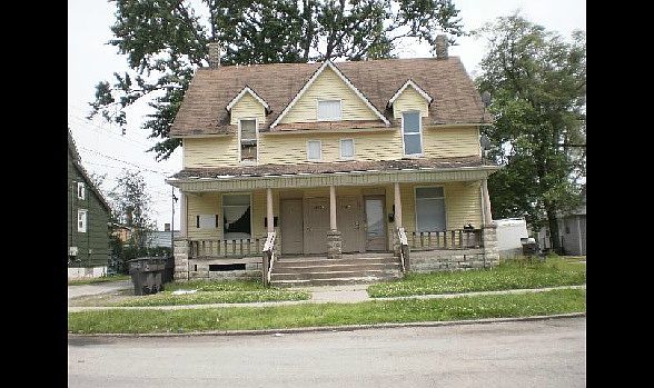 1st image of 313 Gross St