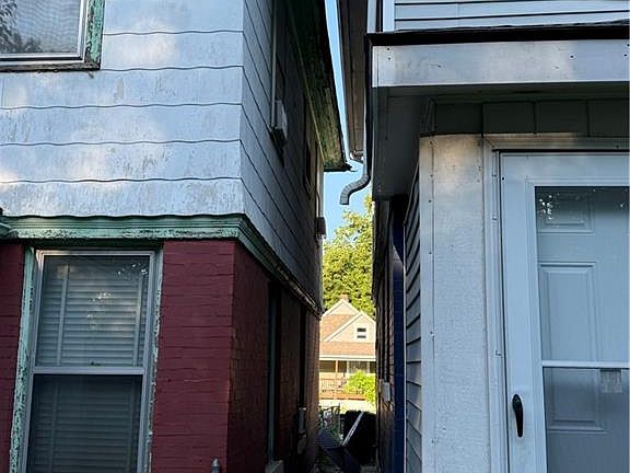 5th image of 2510 Montgall Ave