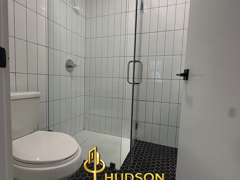 850 Westside Ave #15 — Photo 6
