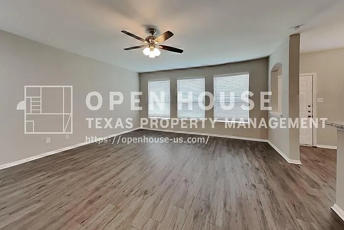 4 bed, 2.5 bath, 2835 sqft, $2,750 — Photo 3