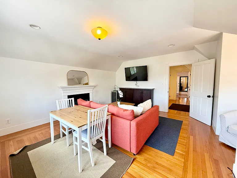 392 Orange St #3 — Photo 4