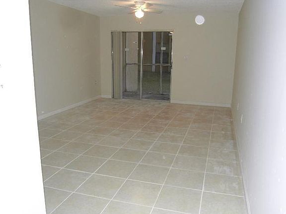 5th image of 8000 SW 21st Ct