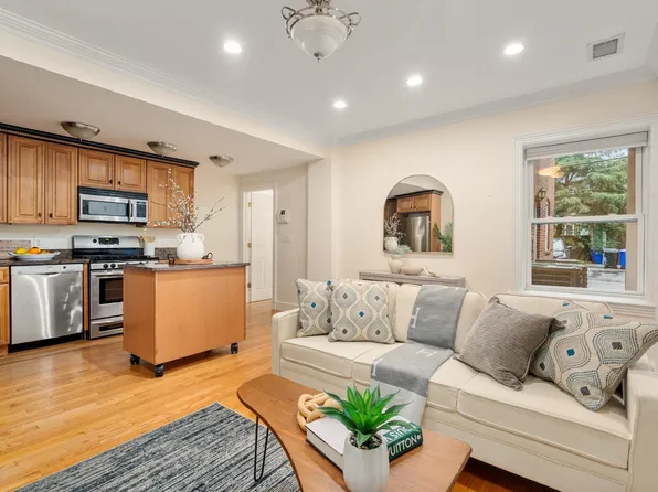 1724 Beacon St #1, Brookline, MA 02445