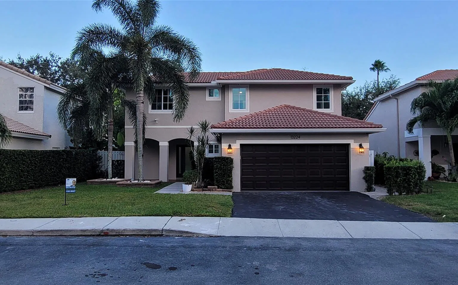 4 bed, 2.5 bath, 1847 sqft, $4,450 — Photo 4