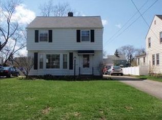 1516 Lyndhurst Rd, Lyndhurst, OH 44124