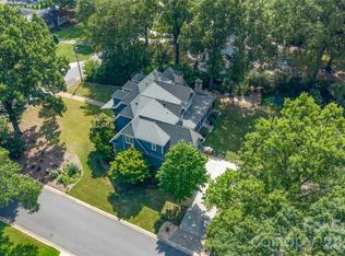 2800 Wintergreen Dr, Charlotte, NC 28211