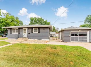 320 W 9th St, Canton, SD 57013