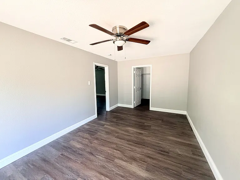 502 E Park Ave — Photo 10