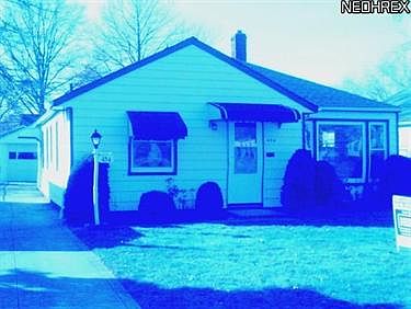2nd image of 454 E 309th St