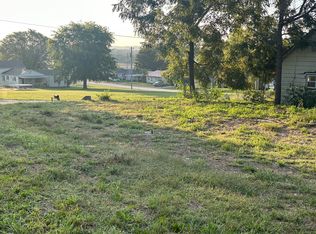 205 Rombauer Ave, Novinger, MO 63559