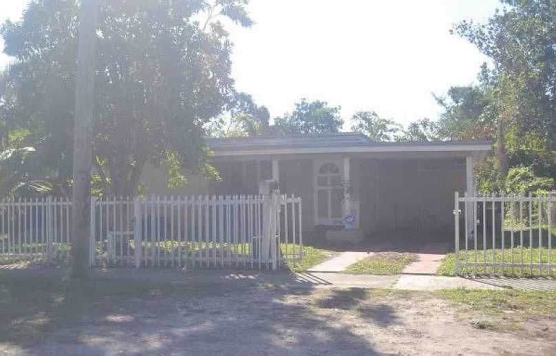 1st image of 1080 NE 133rd St