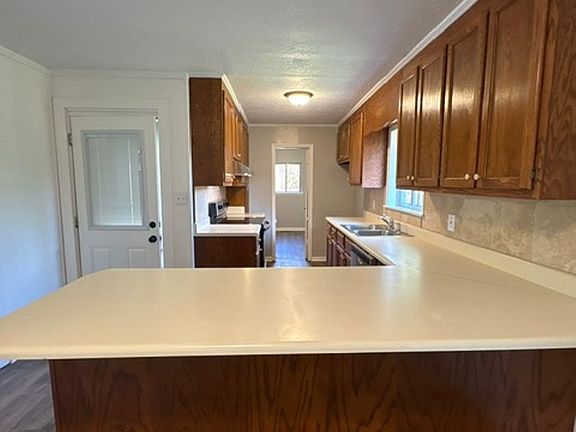 2nd image of 925 Tyler Dr