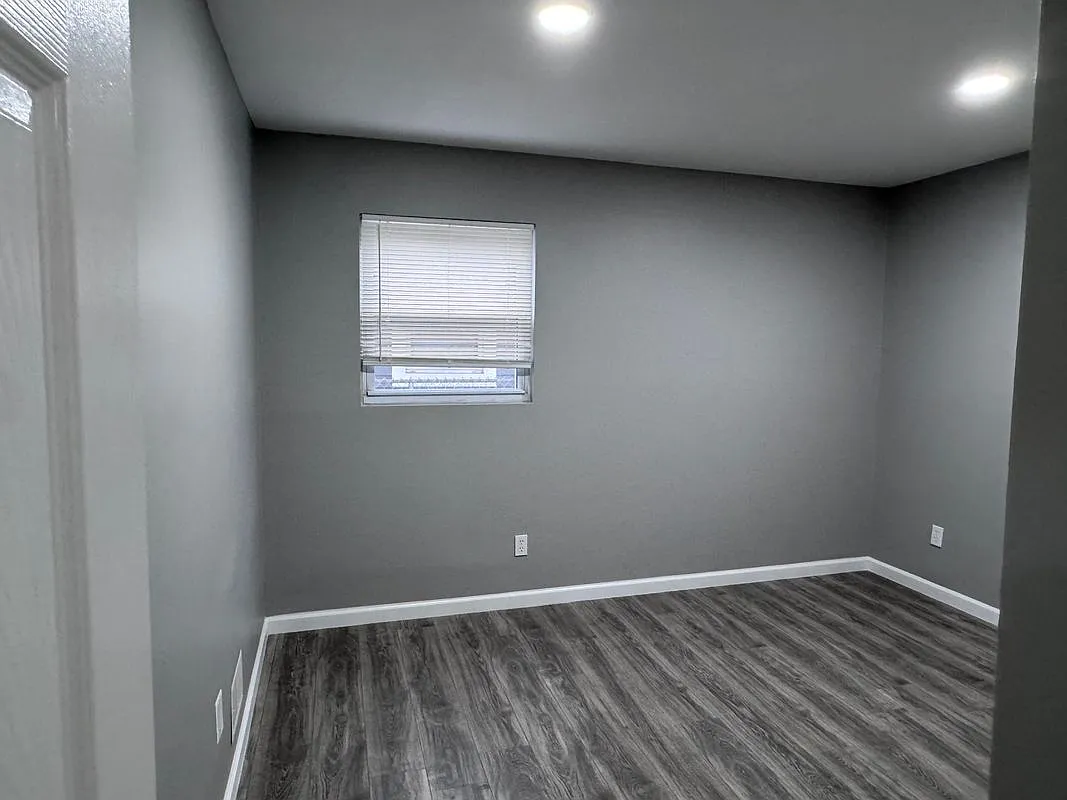 3 bed, 1.0 bath, 1104 sqft, $1,700 — Photo 4