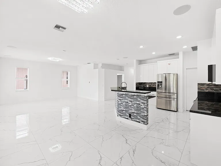 1209 Olympic Cir — Photo 24