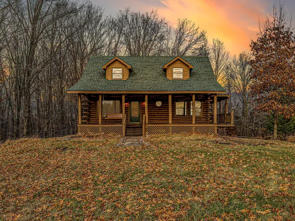 4270 E Riverside Dr, Lyons, MI 48851