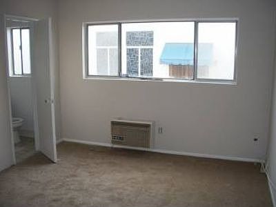 3rd image of 5168 Yarmouth Ave APT 4