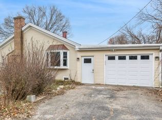 21521 W Highland Dr, Lake Zurich, IL 60047