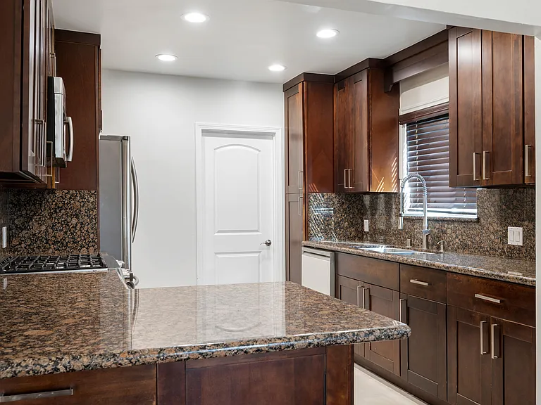 1515 Glenwood Rd — Photo 10