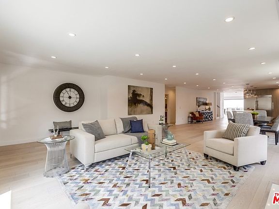 2nd image of 228 N Saint Andrews Pl