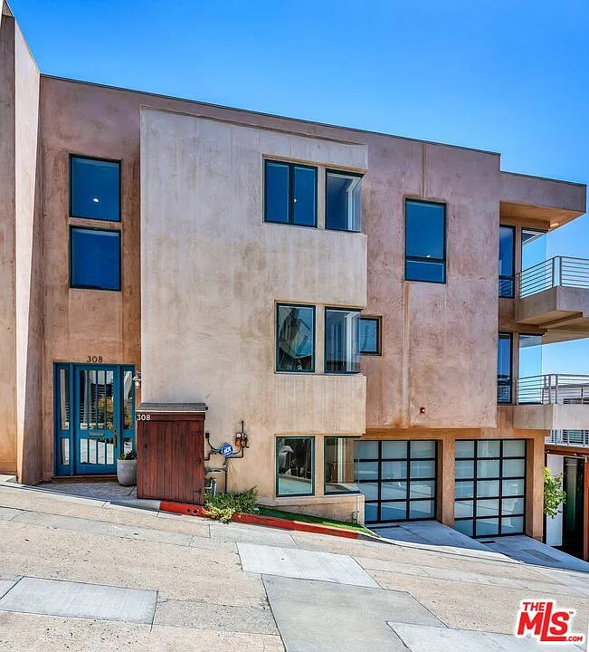 3 bed, 4.0 bath, 2410 sqft, $11,450 — Photo 4