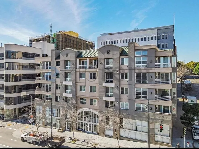 851 Van Ness Ave #306 — Photo 20