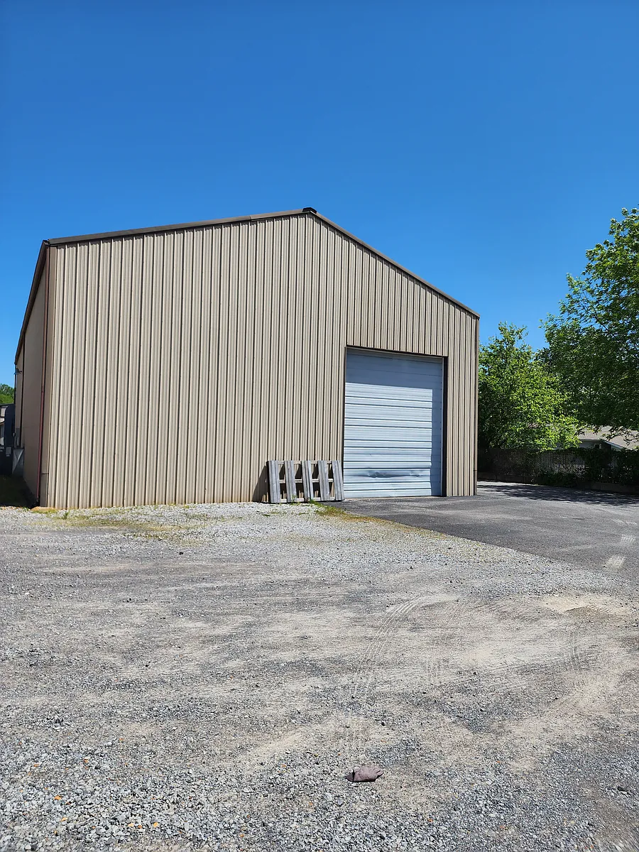 Building Photo - 901 Coldwater Rd