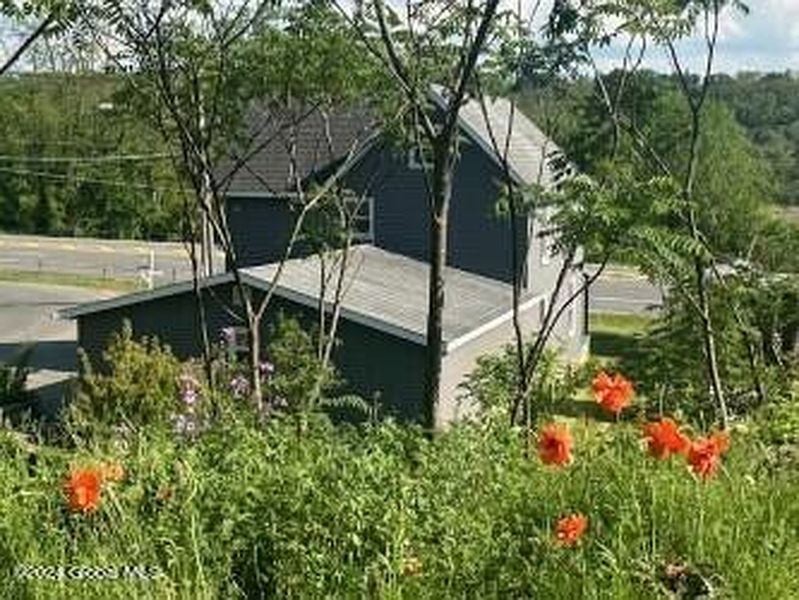 5th image of 58 Young Avenue