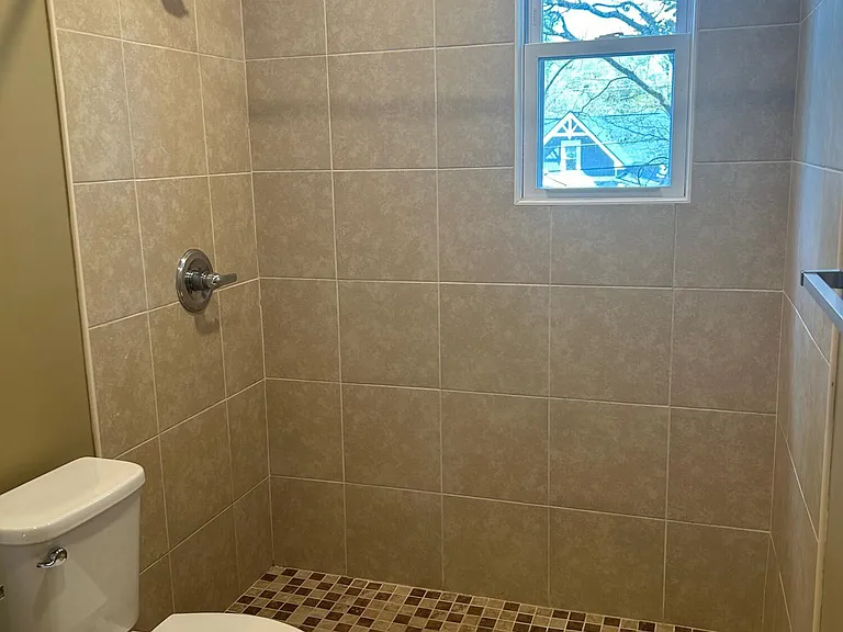 240 E New Hampshire Ave — Photo 34