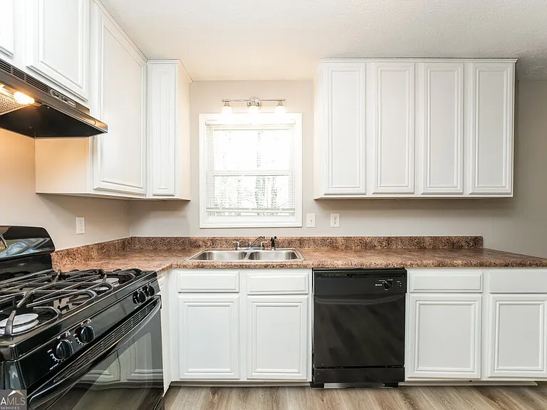 2704 Laurel View Dr — Photo 9