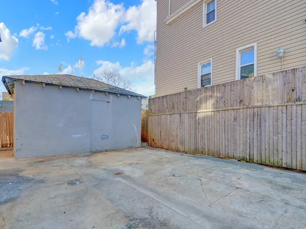 22-17 Collier Avenue image 19 of 20