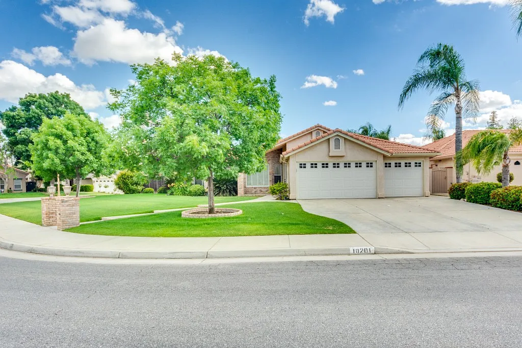 10201 Mersham Hill Dr photo 1
