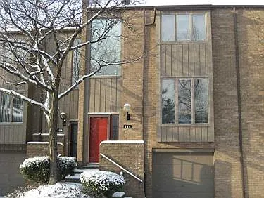 255 Elm Ct photo 1