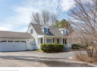 226 Falmouth Rd, Falmouth, ME 04105