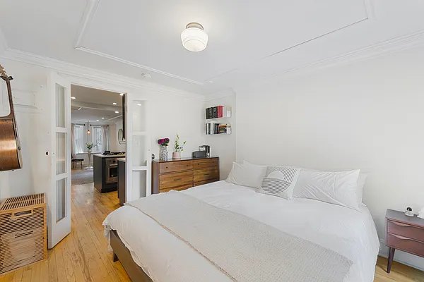 Sold by Dwell Residential Inc | media 19